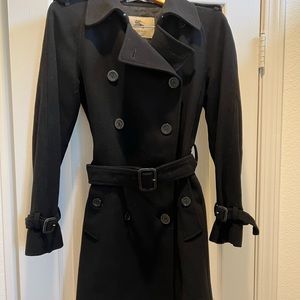 Wool and cashmere Burberry women’s pea coat. Excellent condition.